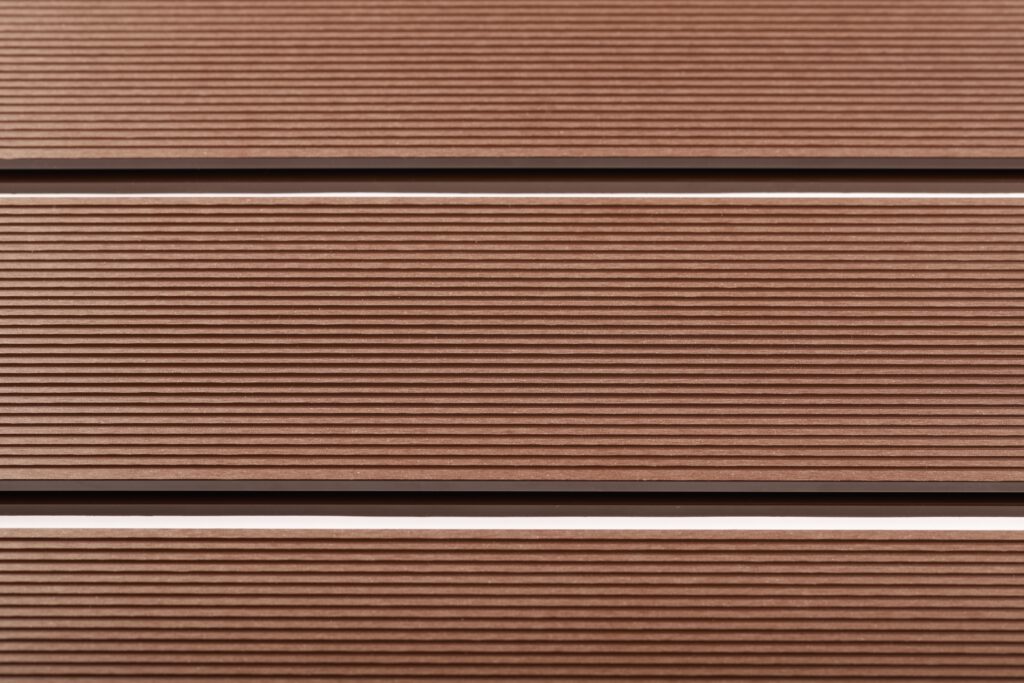 WPC Teraszburkolat csokoládébarna bordázott gondozásmentes kültéri padlólap